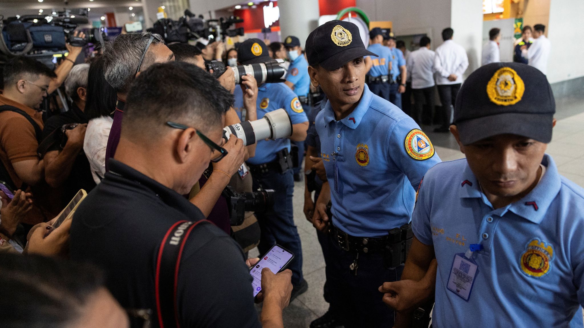 PNP: Nagbigay Lang ng Seguridad sa Pagtupad ng Warrant Laban kay Duterte